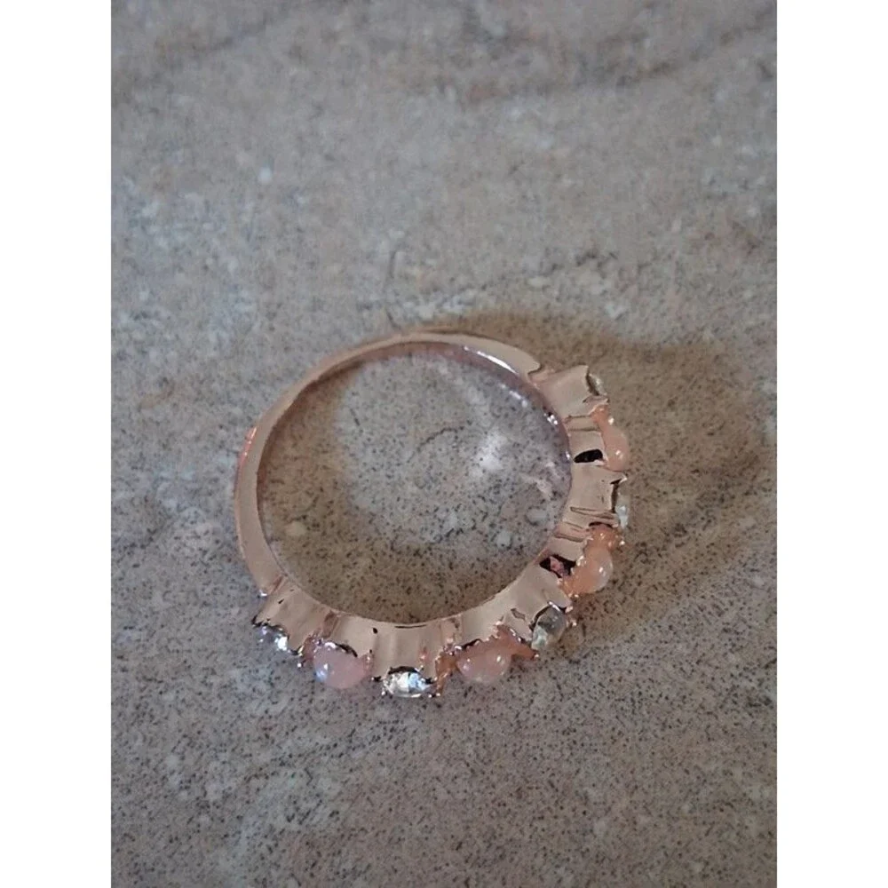 Rose Gold Toned Band Iridescent Rhinestones Encrusted Lightweight Ring Size 6.5